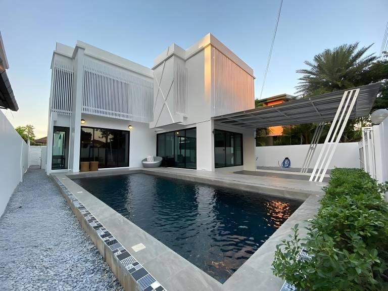 388 m&sup2; Villa