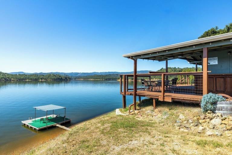 Cabin Lake Nacimiento