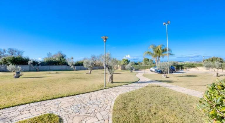 Holiday apartment with pool, grill & yard | Pet-friendly in Alliste