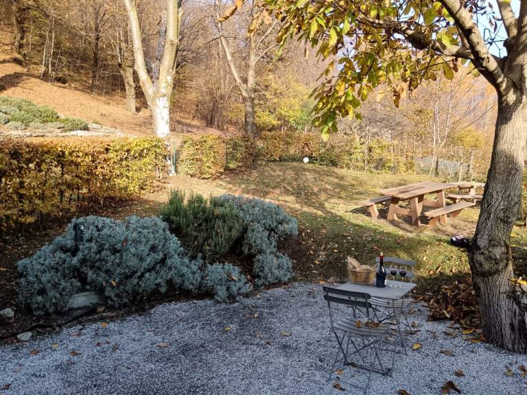 Vacation chalet nest with panoramic lake view — photo 5