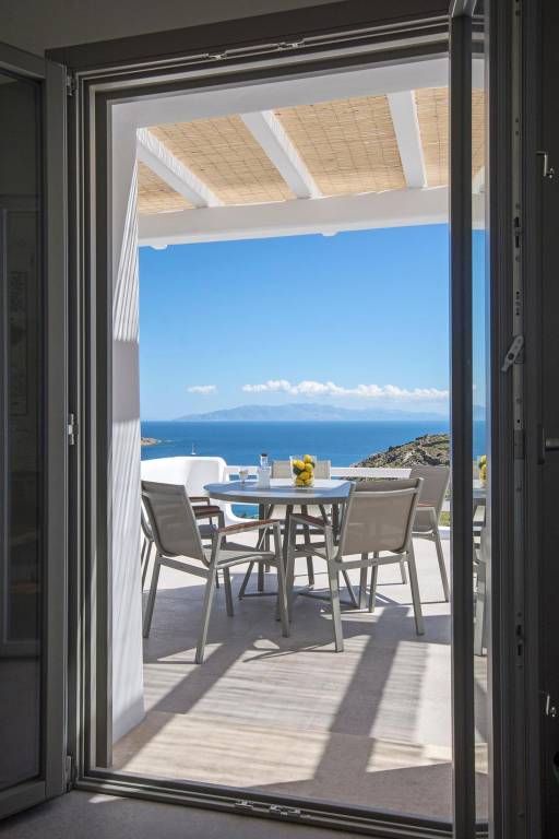 Vacation home with terrace, private pool & hot tub — photo 4