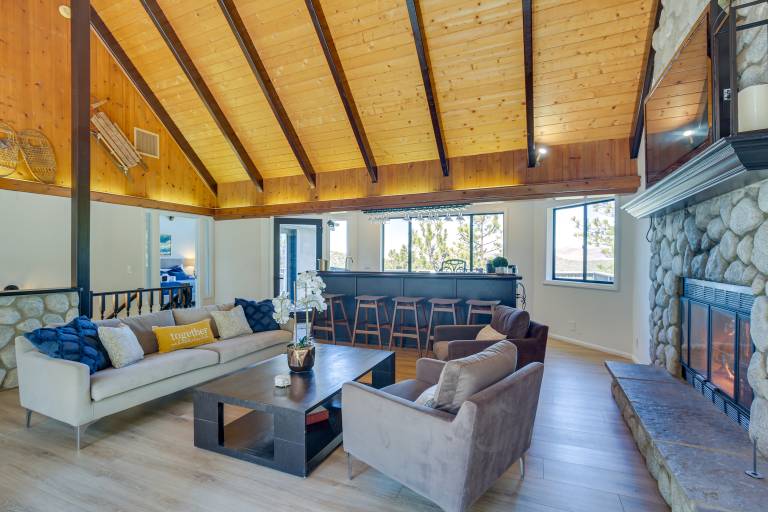 3 Decks, Game Room + Views: Lake Arrowhead Home! — photo 4