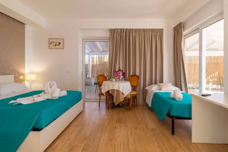 Holiday apartment with terrace, fast internet & sauna | Sea view | Dogs allowed in Pozzallo