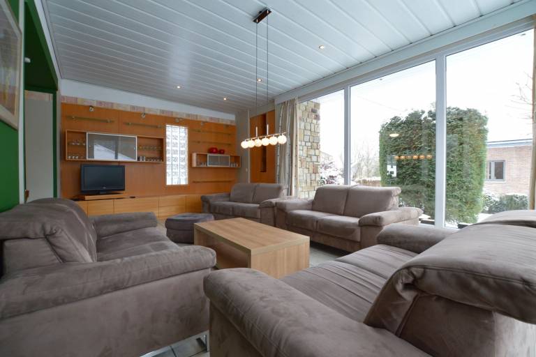 Vacation home with terrace, yard & pool | Pets are welcome — photo 2