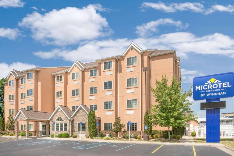 Microtel Inn & Suites by Wyndham Tuscumbia/Muscle Shoals — photo 5