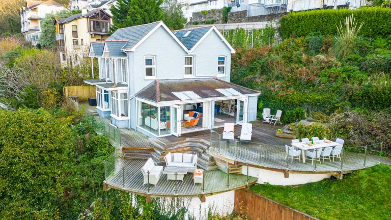 Vacation home with grill, yard & patio — photo 2