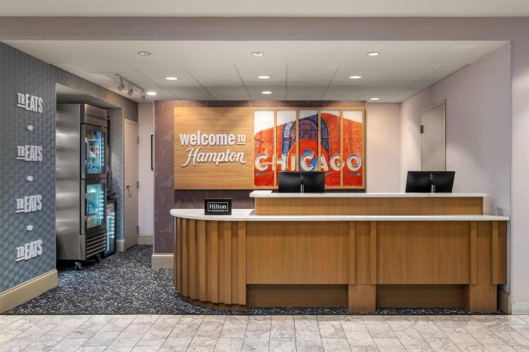 Hampton Inn Majestic Chicago Theatre District — photo 4