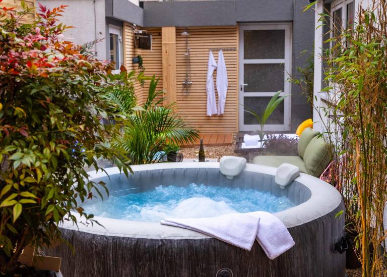 Vacation home with barbeque, fast internet & sauna in Bendorf