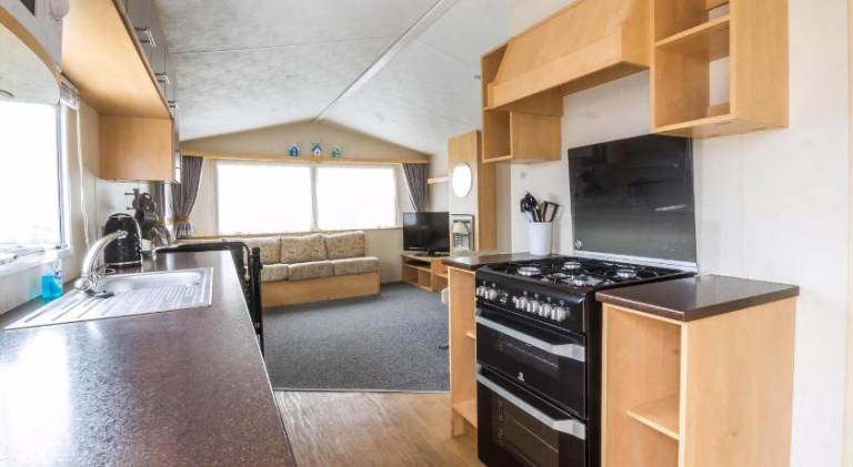 3 Bed, 8 Berth Caravan For Hire At St Osyth Park Near Clacton-On-Sea Ref 28039Cw — photo 3