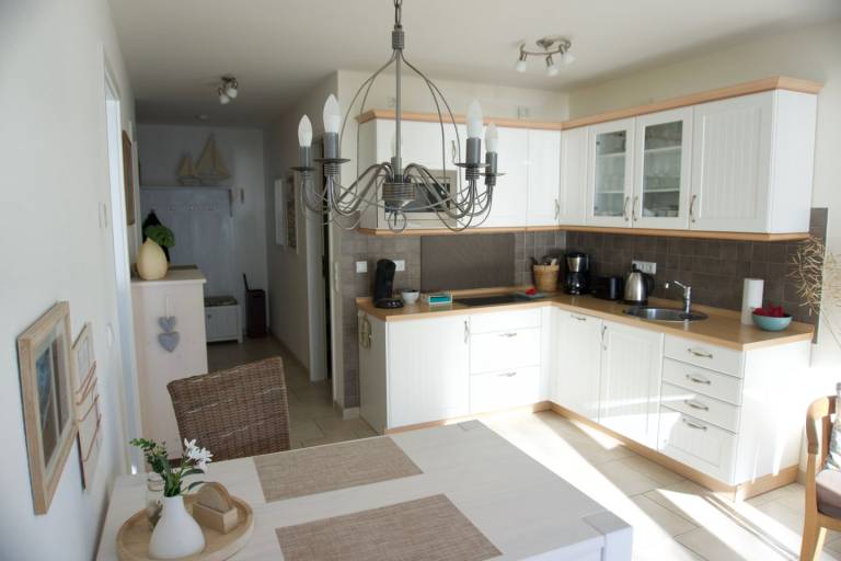 Großzügige Ferienwohnung mit überdachtem Balkon und Meerblick, direkt am Strand — photo 4