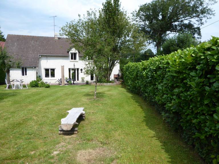 Gite with terrace, barbecue & garden — photo 4