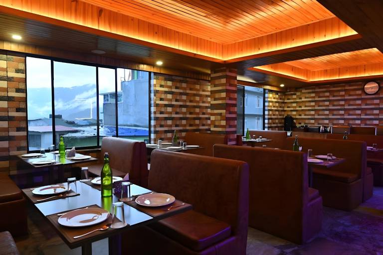 Hotel MMR Manor MG Marg — photo 2