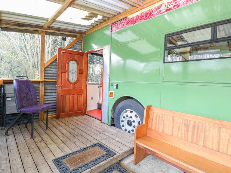Cottage with yard | Beach view — photo 4