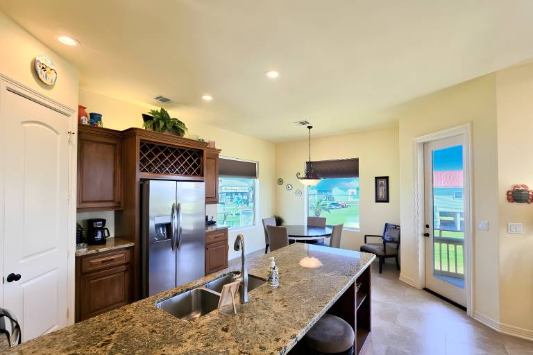 Family-Friendly ‘Casa Sol’ House in Crystal Beach! — photo 5