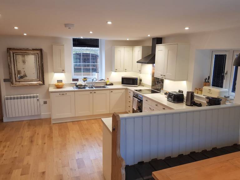 Family-oriented cottage with yard | River view | Dogs allowed — photo 4