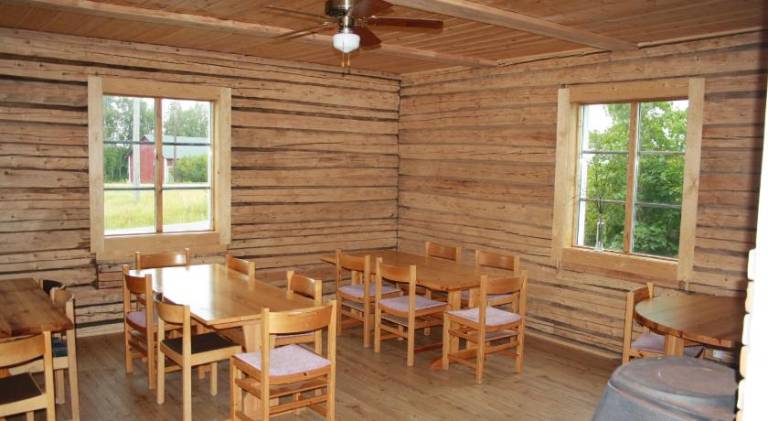 Authentic Scandinavian Log House — photo 3