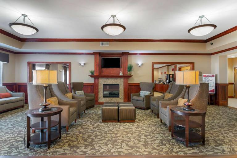 Best Western Plus Butterfield Inn — photo 3