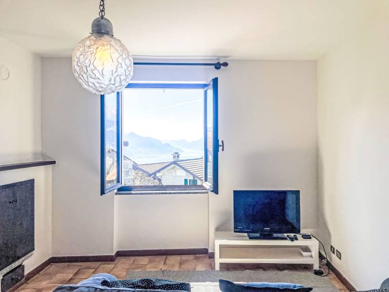 Family-friendly wonderful rental apartment with yard | Lake view | Dogs allowed — photo 2