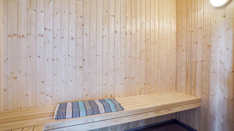 Children-friendly house with private pool, yard & hot tub | Dogs allowed — photo 4