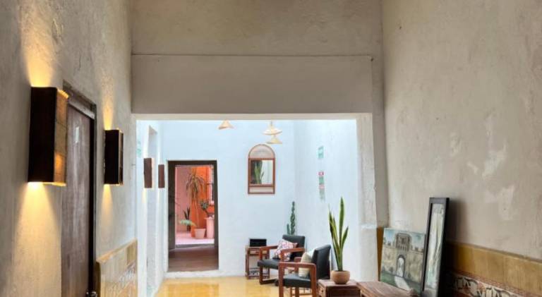 Lovely serviced apartment with yard & patio | Pets allowed — photo 3