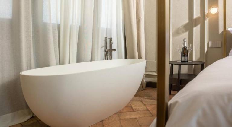 Holiday apartment with private pool, garden & terrace — photo 5