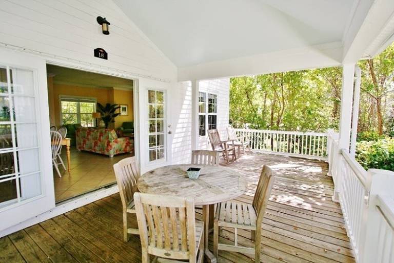 Tropical Retreat at Coral Lagoon Waterfront Villa w Pool! — photo 3