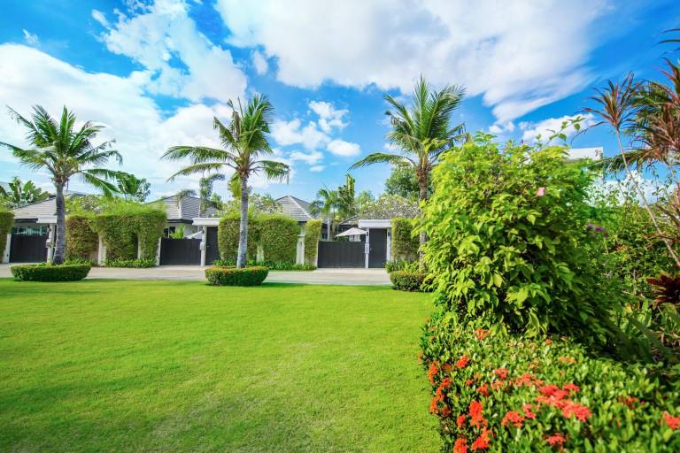 Villa with pool, yard & grill | Perfect for remote work — photo 5