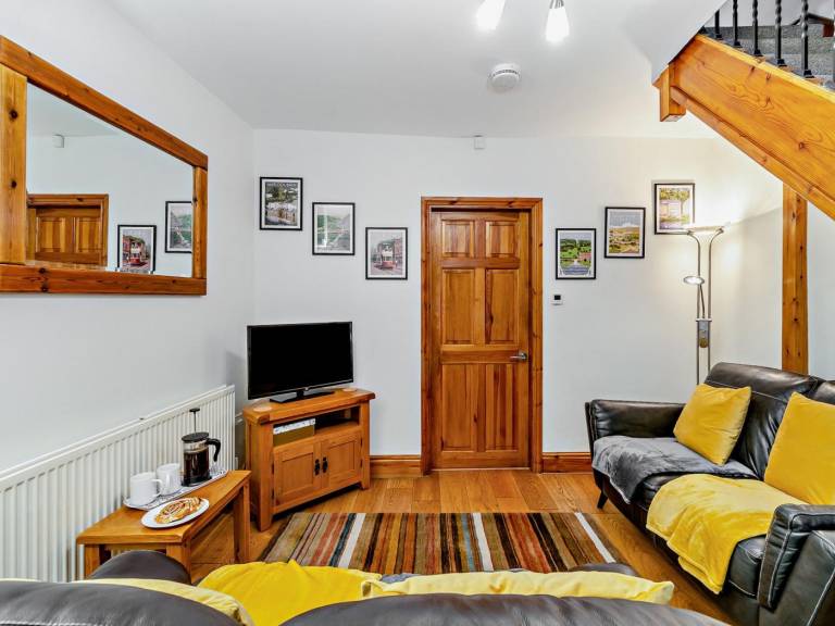 Nice cottage with yard | Pets are welcome — photo 3