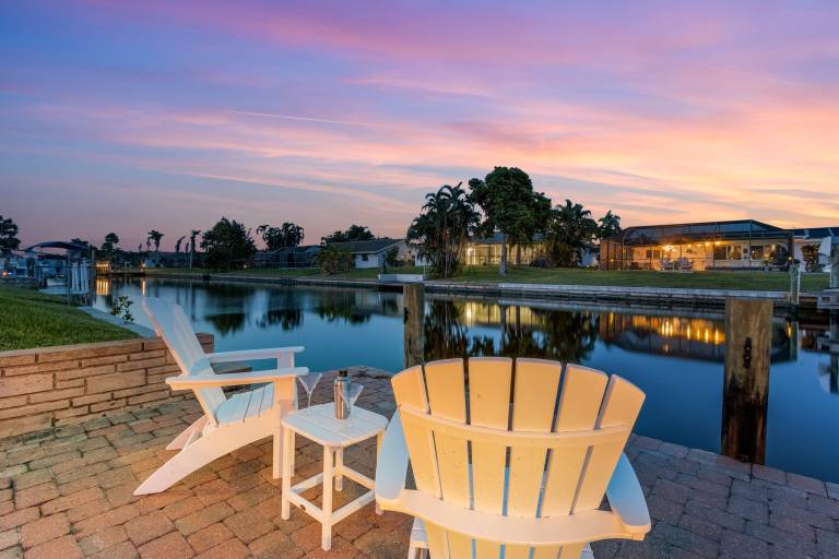 Vacation home with hot tub, grill & private pool | Water view — photo 3