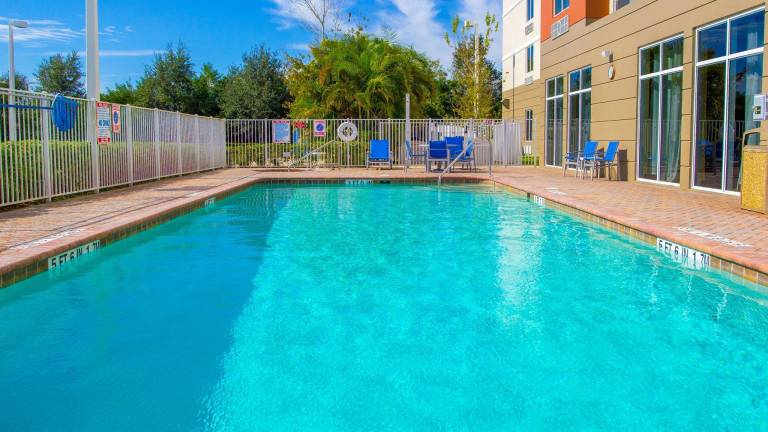 Holiday Inn Express Hotel & Suites Palm Bay By IHG — photo 3