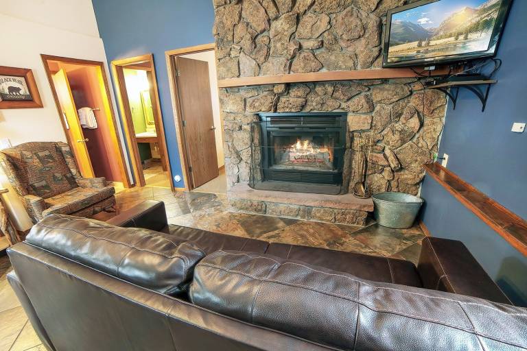 Children-friendly pleasant cabin with pool & patio | Pets are welcome — photo 2
