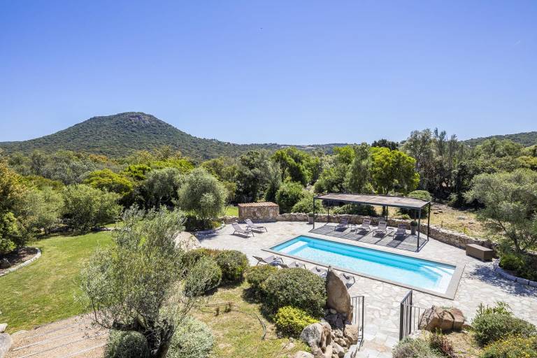 Villa with BBQ, terrace & private pool — photo 5