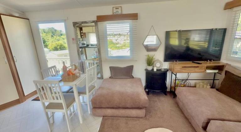 Hoburne Devon Bay Holiday Home Fresh Bright Rental - Home from home — photo 2