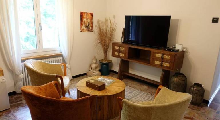 Holiday apartment with patio & garden — photo 2