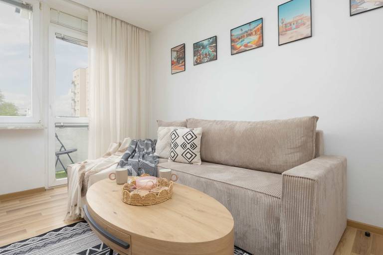 Mi dzynarodowa 58 60 Warszawa Cosy Apartment for 6 people 2 bedrooms Smart TV Balcony WiFi in Warsaw