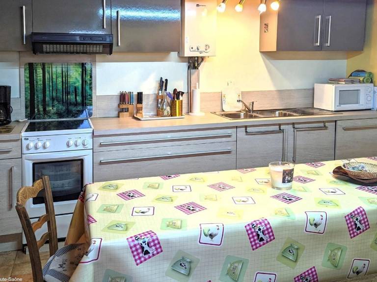 Cottage with yard & BBQ — photo 3