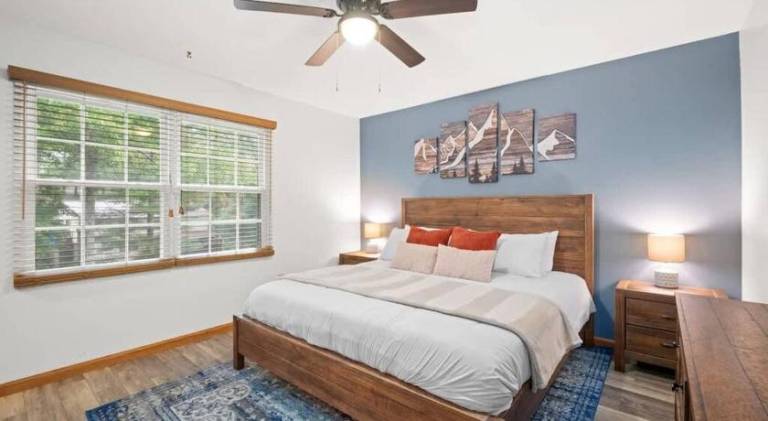 Beautiful vacation home with hot tub | Pet-friendly — photo 2