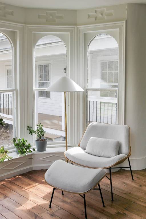 Farmhouse Mill River