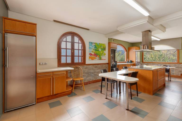 Chalet with pool, patio & fast internet | Garden view | Suitable for remote work — photo 4