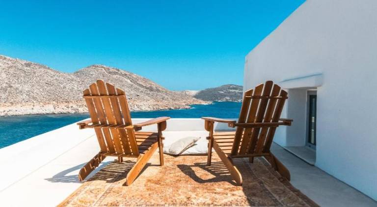 Rental apartment with patio in Tinos