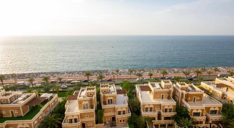 Bespoke Holiday Homes - Palm Jumeirah -2 Bedroom Sea View with Beach Access, Balqis — photo 4