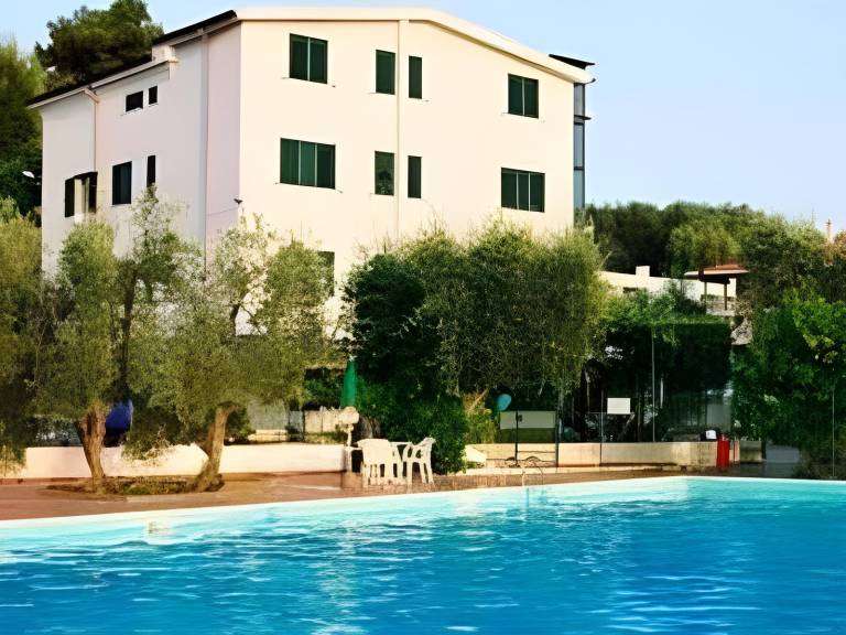Albergo 2 Pini in Rodi Garganico