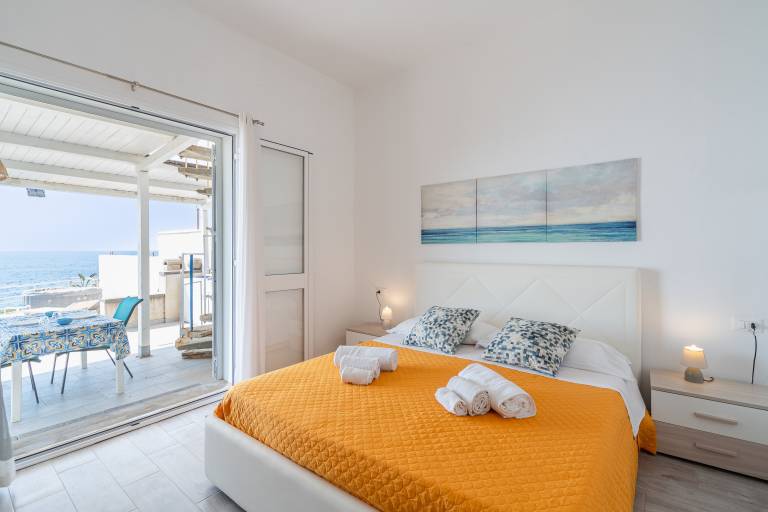 Room 'Faraglione 1' with Sea View, Wi-Fi and Air Conditioning — photo 5