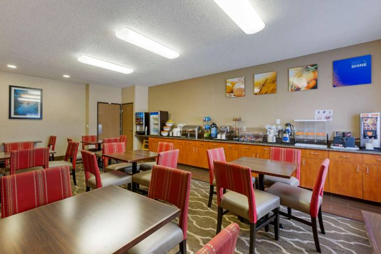Comfort Inn Medford South — photo 4