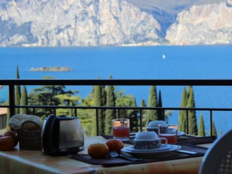 Ferienwohnung in Malcesine für max. 2 Personen Ferienwohnung in Malcesine für max. 2 Personen