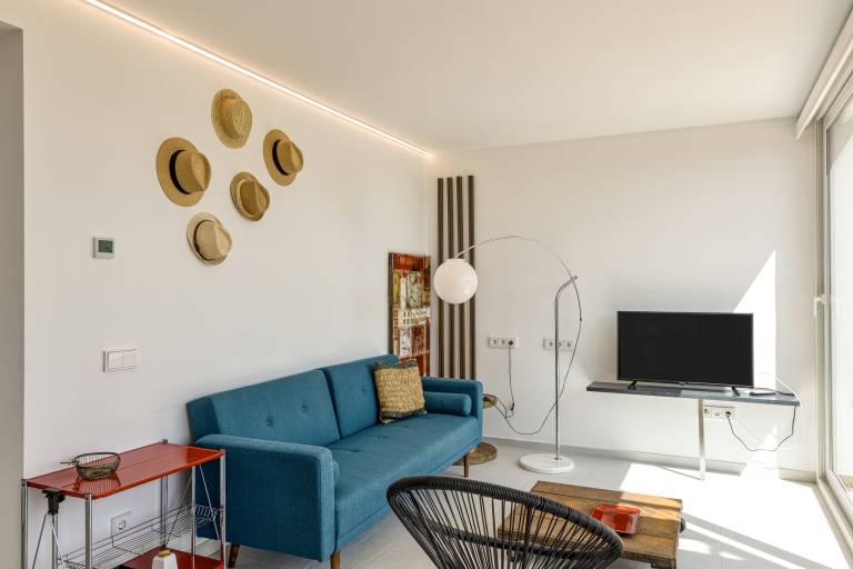 Apartment with patio | Beach view — photo 4