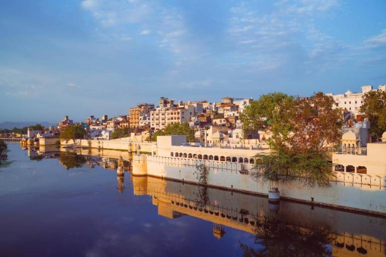 Hide In Udaipur A Lake View Boutique Hotel