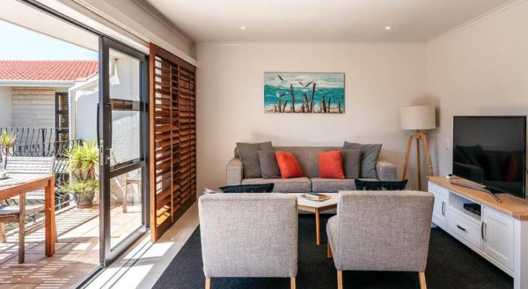 Onetangi Beach Apartments — photo 3
