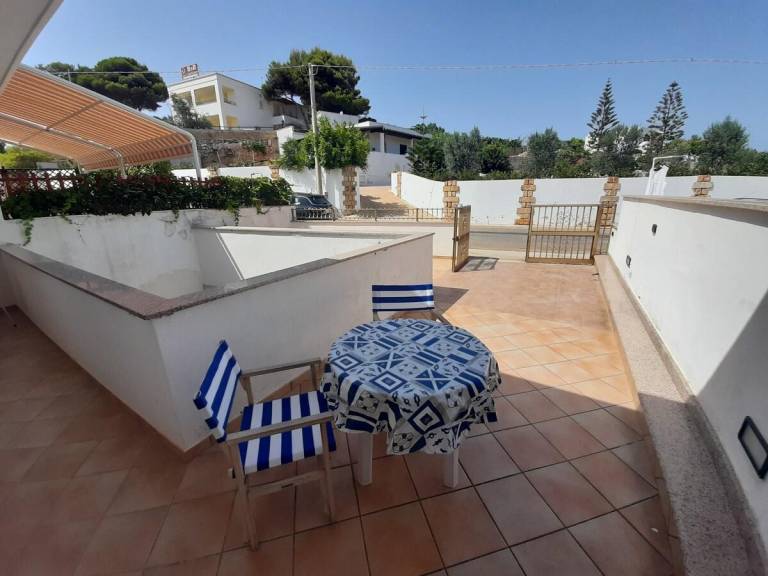 Rental apartment with garden in Salve