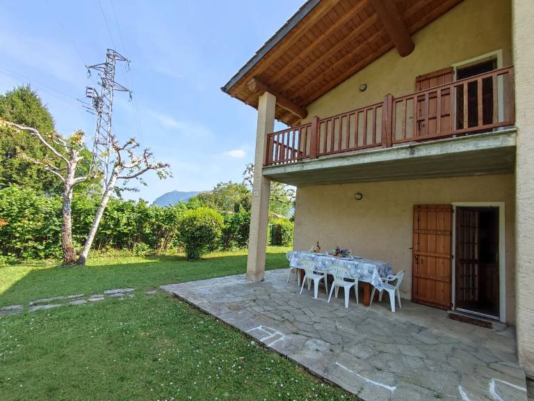 Fully equipped big vacation home with terrace, yard & grill | Dogs allowed — photo 3